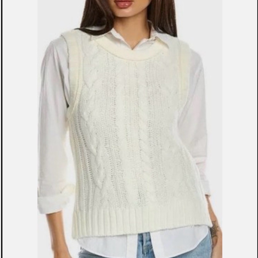 Cable Knit Sleeveless Sweater Vest, size M